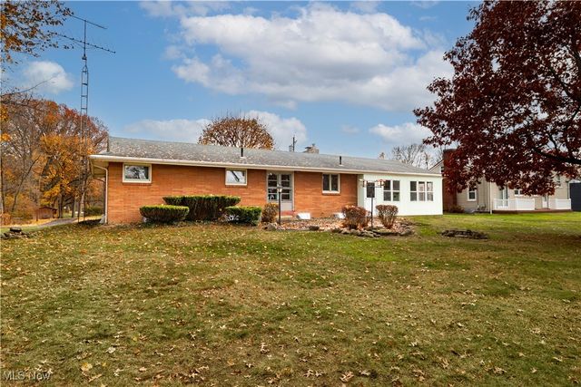 1035 Lois Avenue NW, North Canton, OH 44720