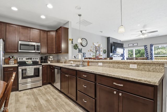 2332 Longleaf Lane, Greenfield, IN 46140
