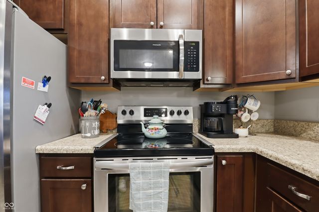 2332 Longleaf Lane, Greenfield, IN 46140