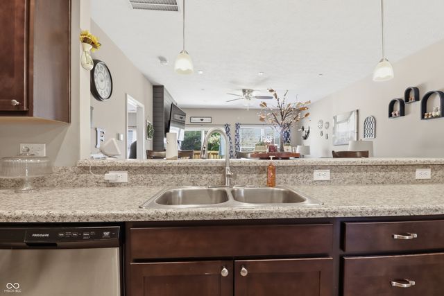 2332 Longleaf Lane, Greenfield, IN 46140