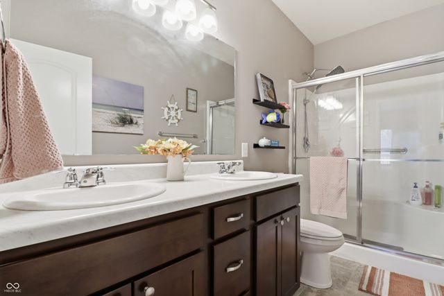 2332 Longleaf Lane, Greenfield, IN 46140