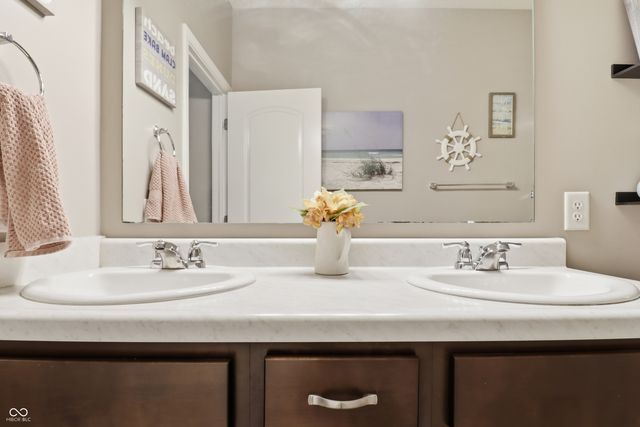 2332 Longleaf Lane, Greenfield, IN 46140