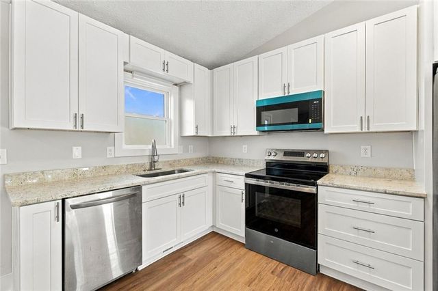 6035 Daffodil Drive, Flowery Branch, GA 30542