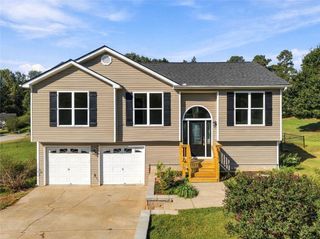6035 Daffodil Drive, Flowery Branch, GA 30542