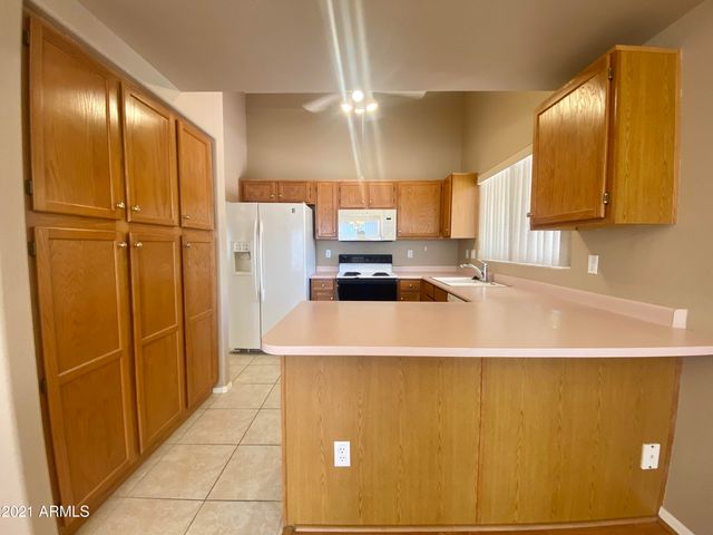 14562 W MOCCASIN Trail, Surprise, AZ 85374
