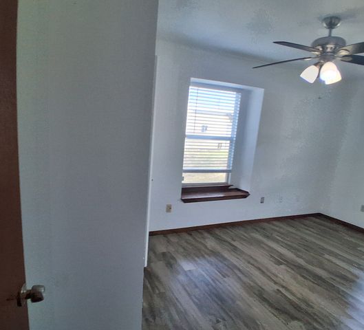3836 Rs County Road 1605, Lone Oak, TX 75453