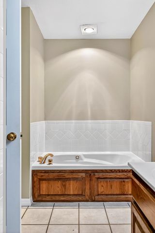 611 W Coventry Street, Nixa, MO 65714