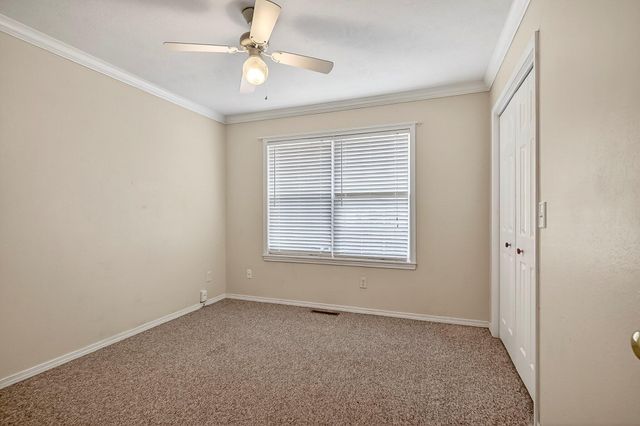 611 W Coventry Street, Nixa, MO 65714