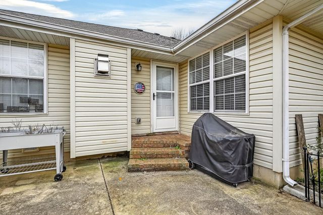 611 W Coventry Street, Nixa, MO 65714