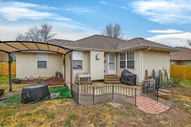 611 W Coventry Street, Nixa, MO 65714