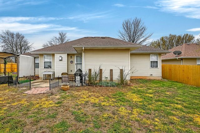 611 W Coventry Street, Nixa, MO 65714