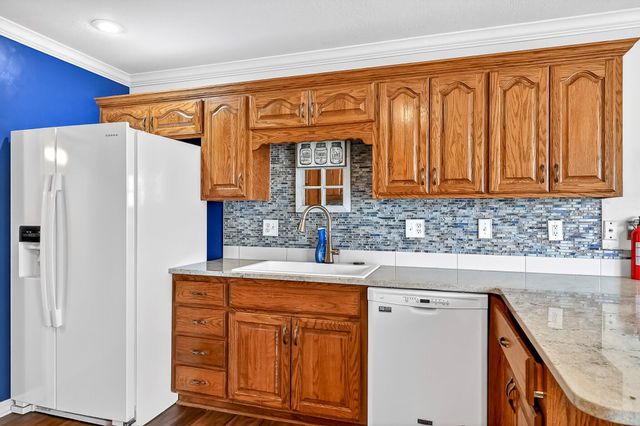 611 W Coventry Street, Nixa, MO 65714