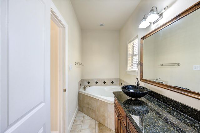 5813 Washington Avenue B, Houston, TX 77007