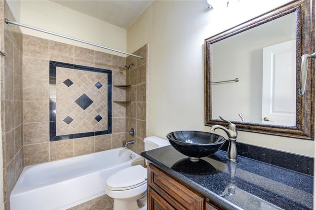 5813 Washington Avenue B, Houston, TX 77007