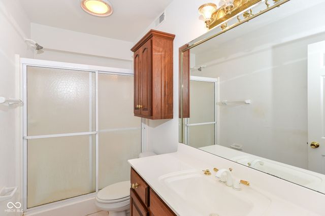 6610 Royal Oakland Drive, Indianapolis, IN 46236