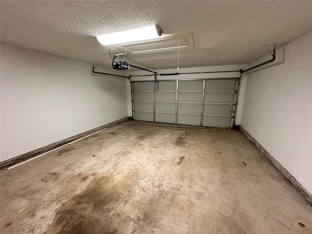 709 Out West Trail, Yukon, OK 73099