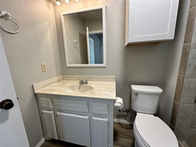 709 Out West Trail, Yukon, OK 73099