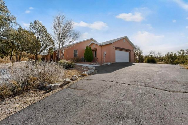 44 Vista Encantada Drive, Edgewood, NM 87015