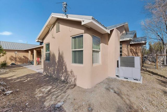 44 Vista Encantada Drive, Edgewood, NM 87015