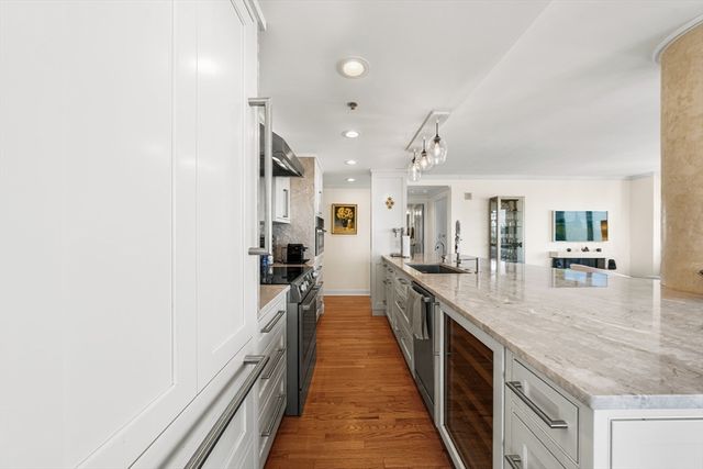 8 Museum Way 2304, Cambridge, MA 02141