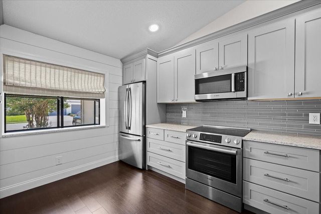 129 Moccasin Trail S, Jupiter, FL 33458