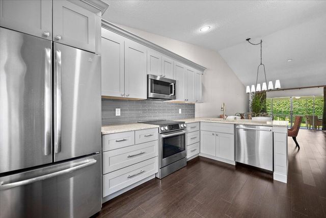 129 Moccasin Trail S, Jupiter, FL 33458