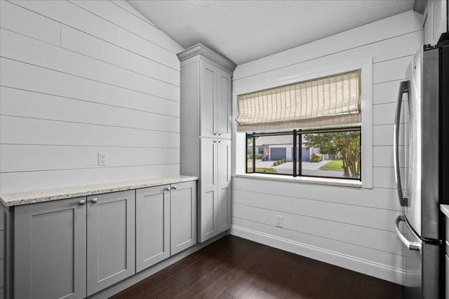 129 Moccasin Trail S, Jupiter, FL 33458