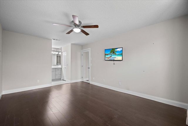 129 Moccasin Trail S, Jupiter, FL 33458