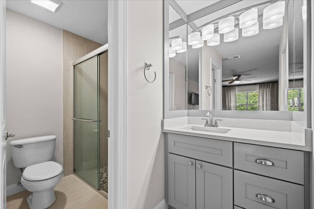 129 Moccasin Trail S, Jupiter, FL 33458