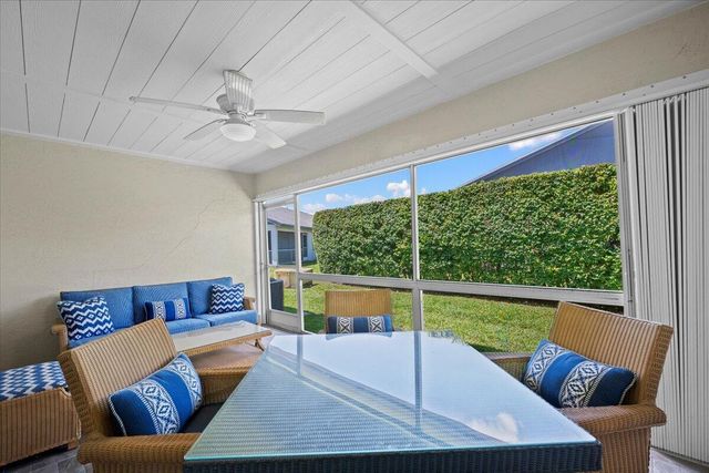 129 Moccasin Trail S, Jupiter, FL 33458