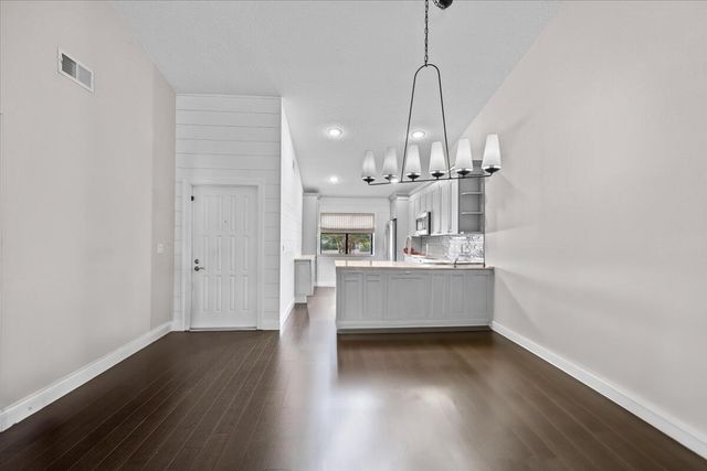 129 Moccasin Trail S, Jupiter, FL 33458