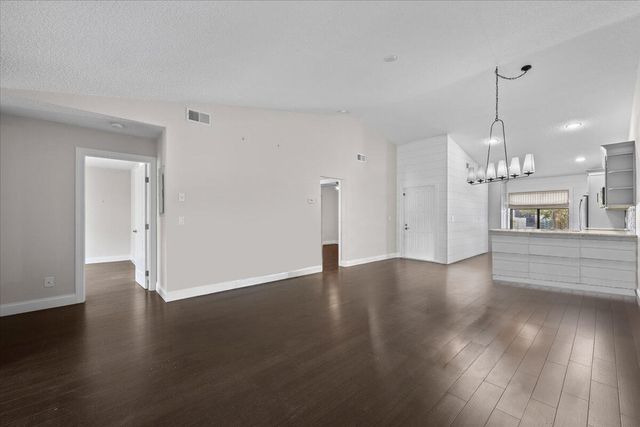 129 Moccasin Trail S, Jupiter, FL 33458