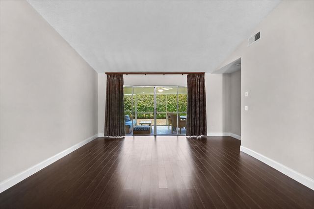 129 Moccasin Trail S, Jupiter, FL 33458