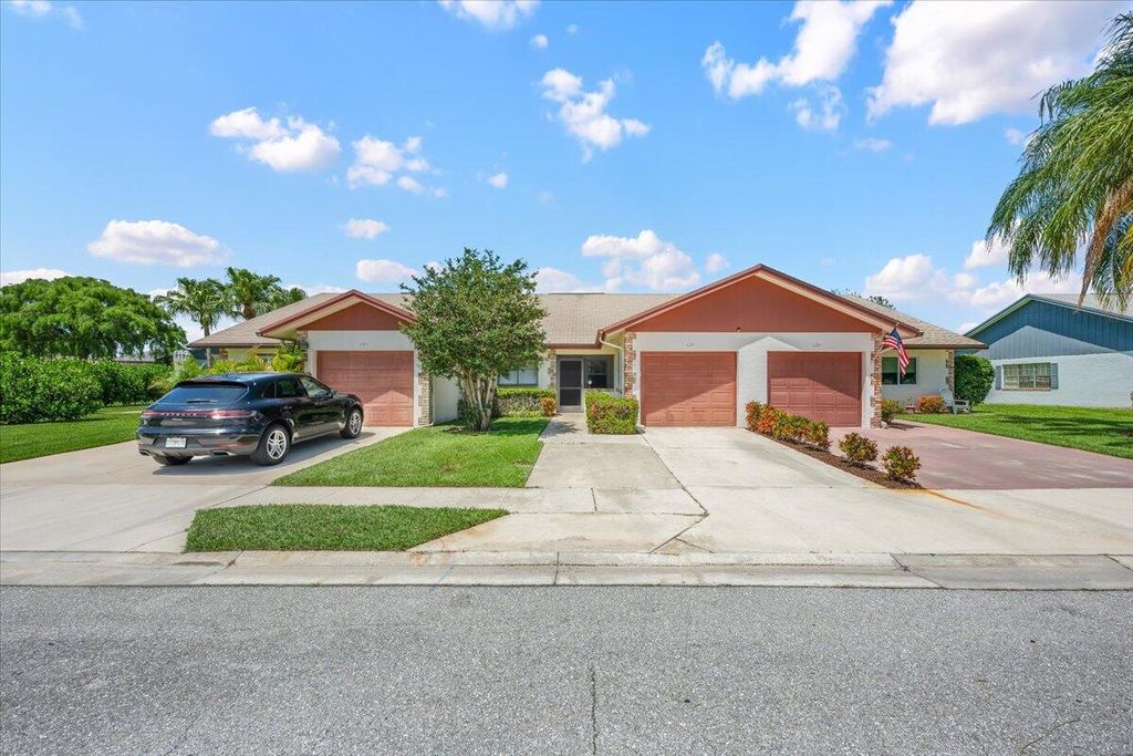 129 Moccasin Trail S, Jupiter, FL 33458