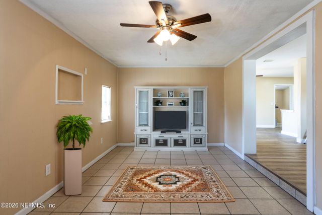 6853 LONDON BRIDGE Lane, Jacksonville, FL 32210