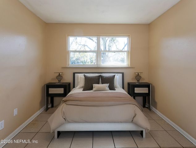 6853 LONDON BRIDGE Lane, Jacksonville, FL 32210