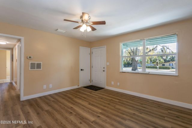 6853 LONDON BRIDGE Lane, Jacksonville, FL 32210