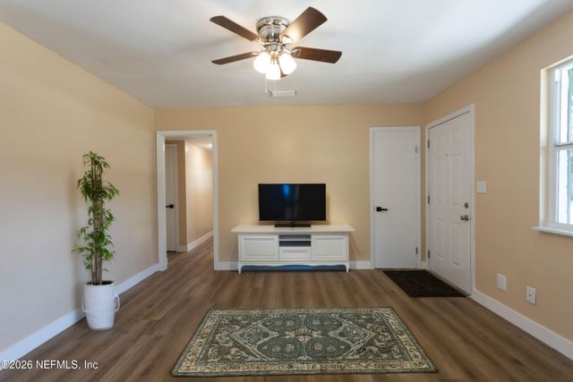 6853 LONDON BRIDGE Lane, Jacksonville, FL 32210