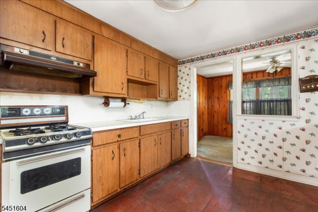 1014 Raritan Rd, Cranford Twp., NJ 07016 — photo 5