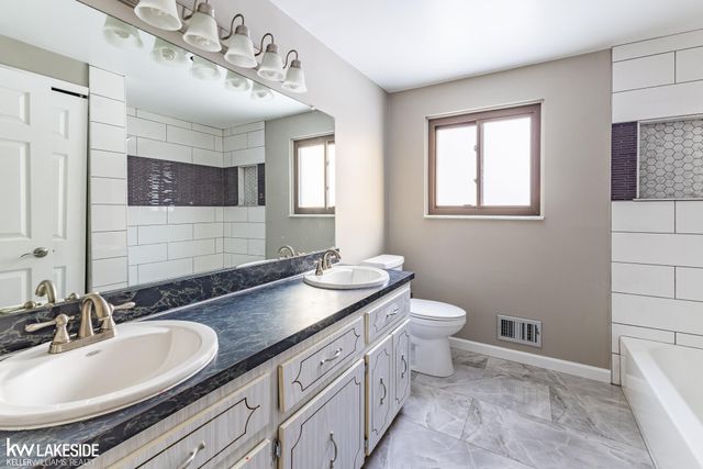 11048 Ranch Home Court, Shelby Twp, MI 48317