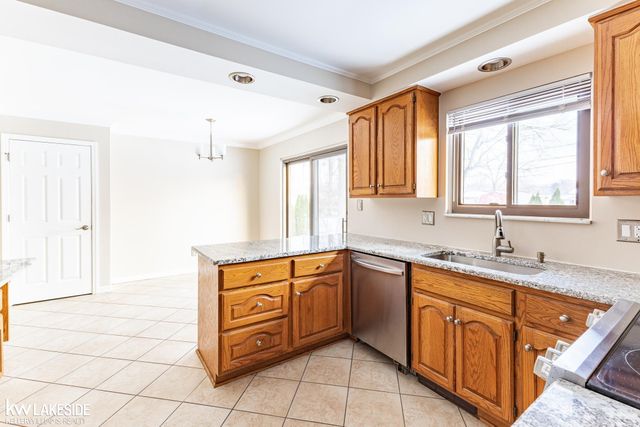 11048 Ranch Home Court, Shelby Twp, MI 48317