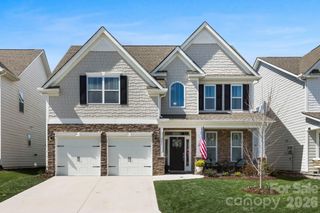 265 Fox Cove Road, Hendersonville, NC 28792