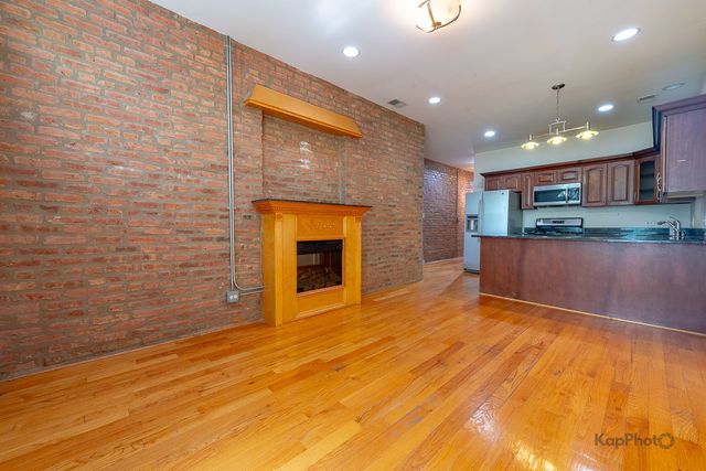 4137 S Prairie Avenue 3, Chicago, IL 60653