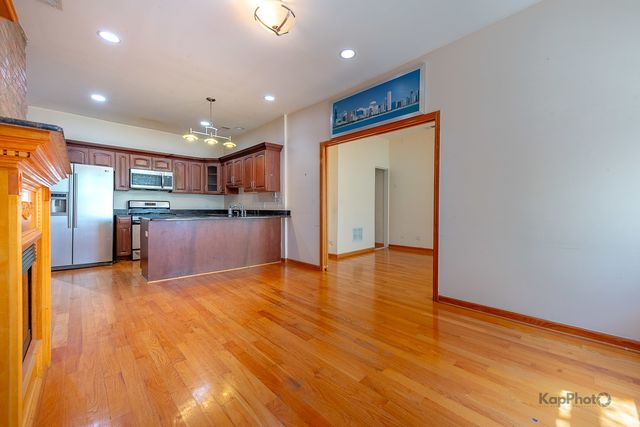 4137 S Prairie Avenue 3, Chicago, IL 60653
