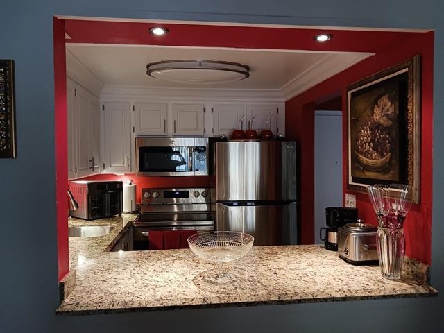 4848 NW 24th Court 110, Lauderdale Lakes, FL 33313