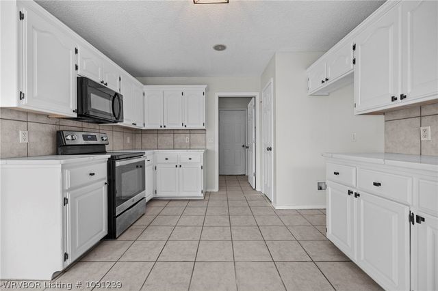 2728 Elfen Glen, Van Buren, AR 72956