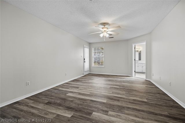 2728 Elfen Glen, Van Buren, AR 72956