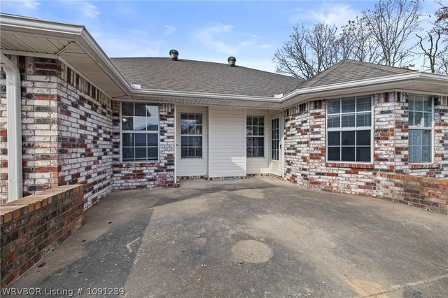 2728 Elfen Glen, Van Buren, AR 72956