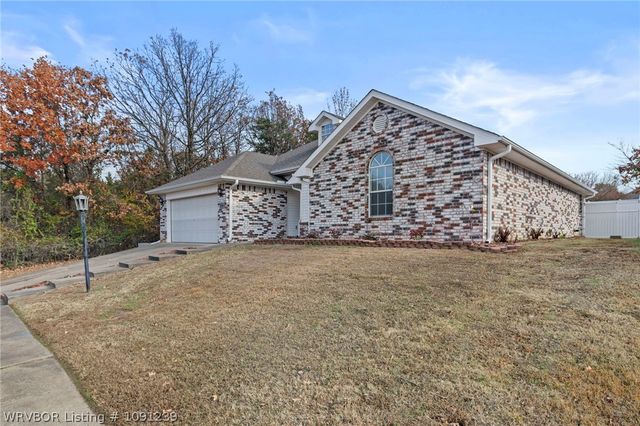 2728 Elfen Glen, Van Buren, AR 72956