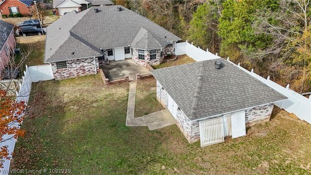 2728 Elfen Glen, Van Buren, AR 72956